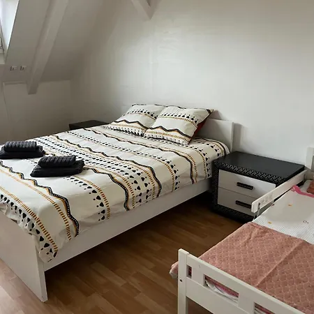 Tres Belle Maison *